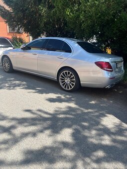 MERCEDES - BENZ E220d 4MATIC - 3