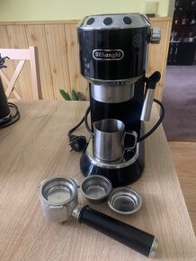 Kávovar DeLonghi EC680 BK - 3