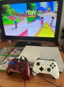 Xbox One S 1TB 4K HDR + dva ovladače a hry - 3