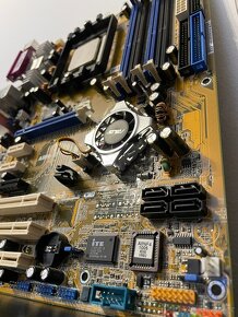 ASUS A8N-E - nForce4 Ultra, Socket 939 - 3