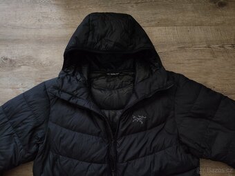 Arcteryx all black dámská péřová bunda - vel. L - 3