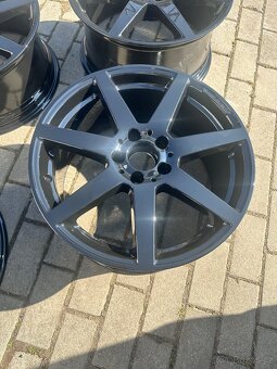 TOP: Sada R18 ALU kol Mercedes-Benz AMG 5x112 - 3