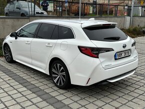 Toyota Corolla 2.0 Hybrid e-CVT, 135kW, 2021, ČR - 3