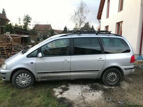 VW Sharan 1,9tdi 85kw 6.kvalt,r.v.2005,7míst,tažné - 3