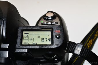 Nikon D70 + příslušenství - 3