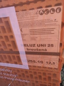 Heluz UNI 25 broušená - 3