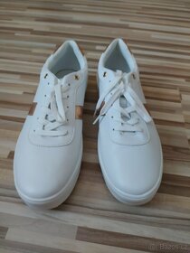 Nové dámské bílé botasky - 3