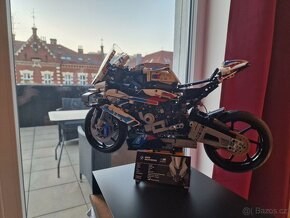 lego technic 42130 BMW M1000RR - 3