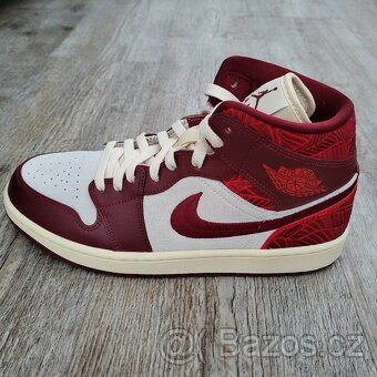 boty NIKE AIR JORDAN 1 MID SE vel.43 nové - 3