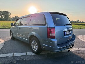 Chrysler Town Country 3,3 RT 2008 - 3