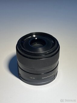 Sony 35mm f/1.8 OSS - 3