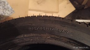 Michelin 215/45/17 - 3