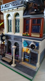 LEPIN 15001 Brick Bank, kompatibilní s LEGO (klon 10251) - 3