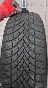 215/65 R17 - 2x zimní Bridgestone 7mm - 3