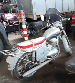 Jawa 250 / 590 - 3