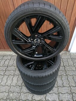 VW Golf  VII,VIII 18" Originální Letní kola  225/40/18 5x11 - 3