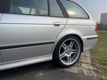 BMW E39 525i M-paket manuál - 3