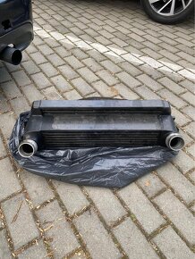 BMW E90 velký intercooler - 3