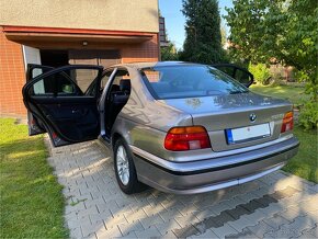 BMW 5 sedan E39, 528i manuál - 3