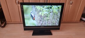 Malá LCD TV 22" 56cm - 3