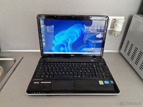 Fujitsu Lifebook na filmy internet kancelářské práce atd - 3