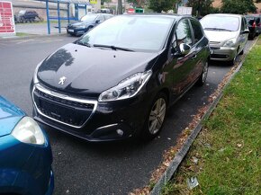 Peugeot 208 rok 2019 naj. pouze 44tis. KM  mot. 1,2 5 dveří - 3