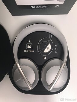 BOSE Noise Cancelling 700 + 2x náušníky + Stojánek - 3