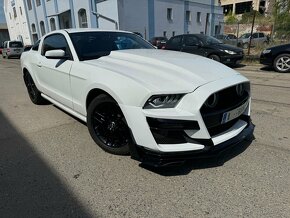 Ford Mustang 2014 3.7 Premium verze - 3