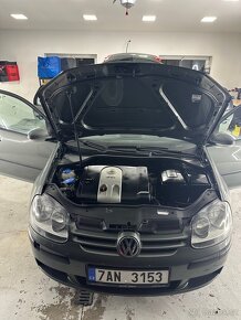 VW Golf 1.6 FSI automat vyhřívané sedačky - 3