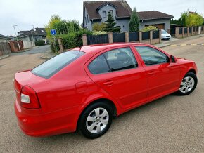 Škoda Octavia 1.6 benzin - velmi pěkná - - 3