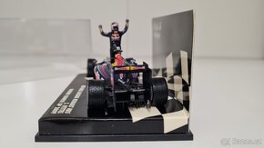 Red Bull RB5 Vettel (F1, Formule 1) - 3