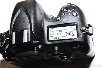 Nikon D610 + příslušenství - 3