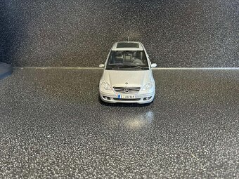 Mercedes Benz A W169 1:18 - 3