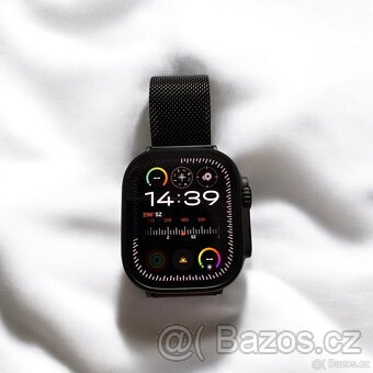 Apple Watch Ultra 2 GPS + Cellular 49mm Black Titanium - 3