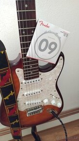 Fender Stratocaster - 3