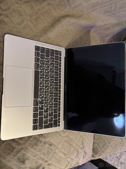 MacBook Air 13 2019 - 3