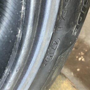 Zimní pneu 235/45 R18 98V Hankook 5,5mm - 3