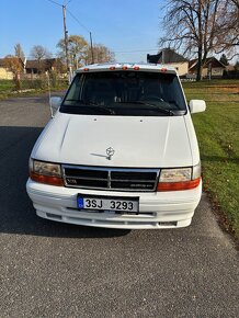 Chrysler Voyager II 3.3 V6 - 3