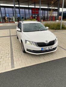 Prodám Škoda Octavia 3 combi 1.6 tdi 85kw STYLE - 3