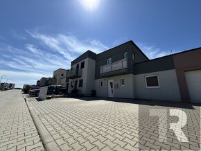 Pronájem bytu 2+kk+B, 49 m2 s venkovním parkovacím stáním v  - 3