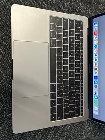 Prodej MacBook Pro - 3