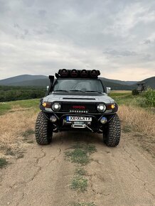 Predam toyotu Fj cruiser 4.0l V6 - 3