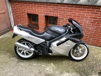 HONDA VFR 750F - 3