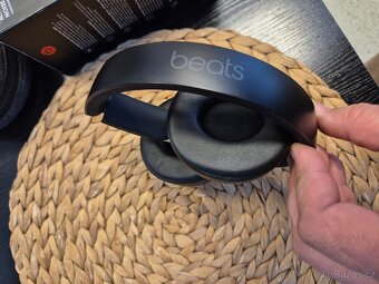 Bezdrátová Bluetooth sluchátka Beats Solo Pro - 3