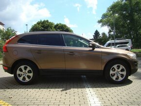 Volvo XC60 2.4 D5 4x4 AUTOMAT ČR - 3