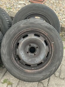 Nokian WR D4 185/65 R15 88T zimní + plechová kola + poklice - 3