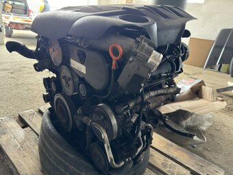 Motor 3.0D / 165 k.w / BKS VW Touareg / Náhradní díly - 3