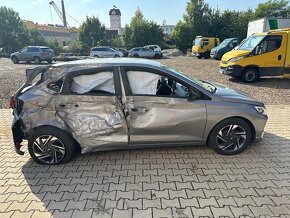 Hyundai i20 1.2 benzin. Rok 2023 Naj. 9700km - 3