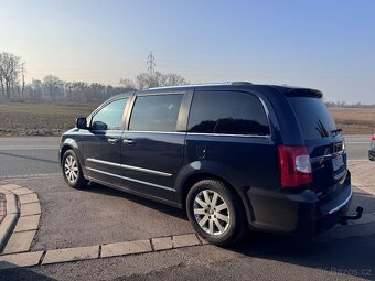 Chrysler Town Country 3,6 Limited 2x DVD CREW ÚHLY 2014 - 3