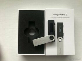 Ledger Nano S (krypto peněženka) - 3